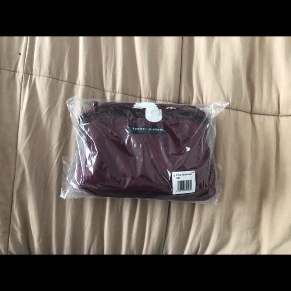 NWT - Tommy Hilfiger® - Kylee II East/West Crossbody - Picture 2 of 8